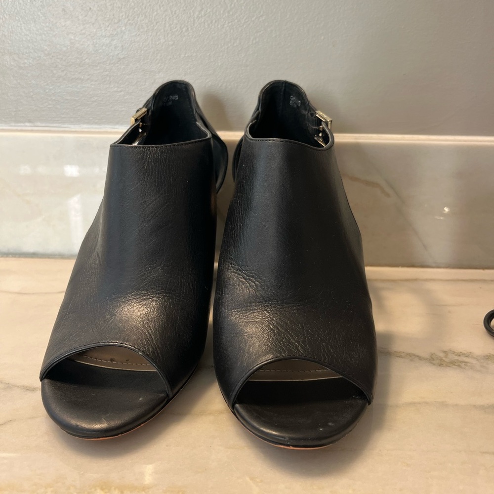 Tahari GOING Black Leather Open Toe Block Heels 8.5